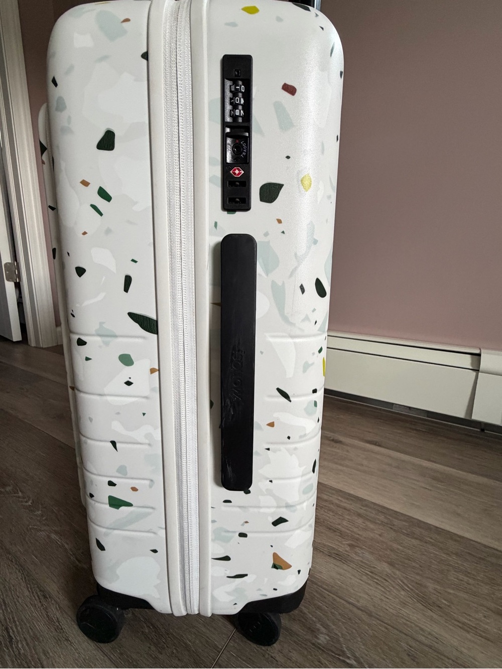 Beautiful Monos White Terrazzo-Print Carry-On Pro Plus Suitcase!! - Picture 8 of 16